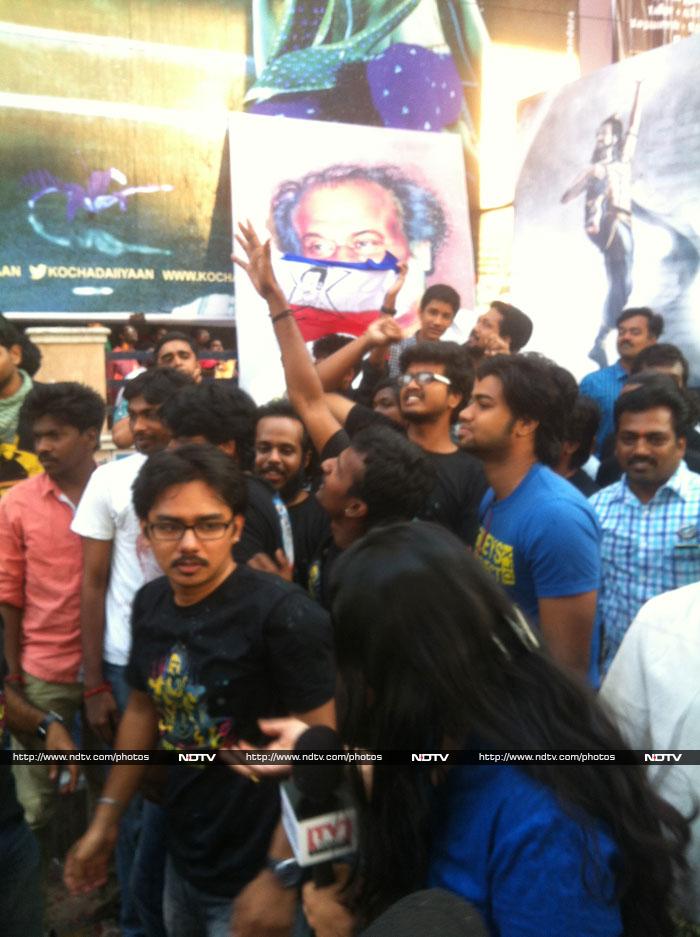Kochdaiiyaan Releases, Rajinikanth Fever Grips Chennai