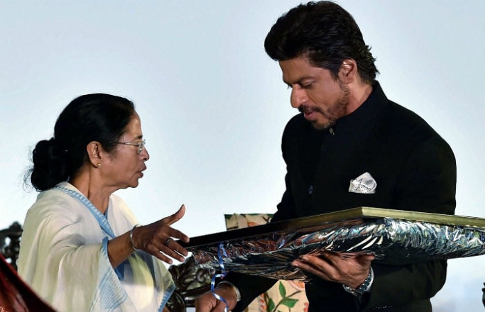 She gave goodies to SRK too.