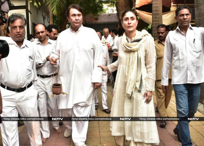 Bollywood Celebrities Attend Krishna Raj Kapoor\'s Funeral In Mumbai