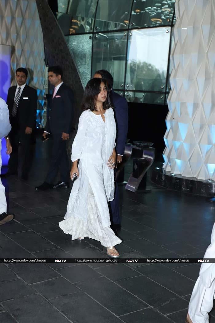 Amitabh Bachchan, Kareena, Karisma At Krishna Raj Kapoor\'s Chautha