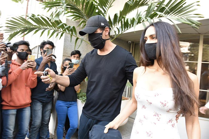 John Abraham along with his wife Priya Runchal were spotted at Bandra.