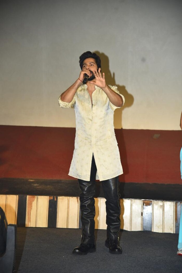 Varun Dhawan on the stage. Make some noise.
(Image courtesy: Varinder Chawla)