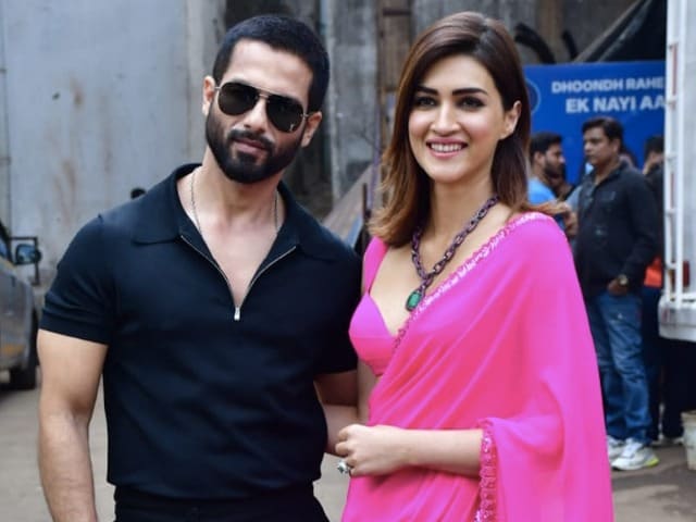 Photo : Kriti Sanon And Shahid Kapoor Reported To Work Like This
