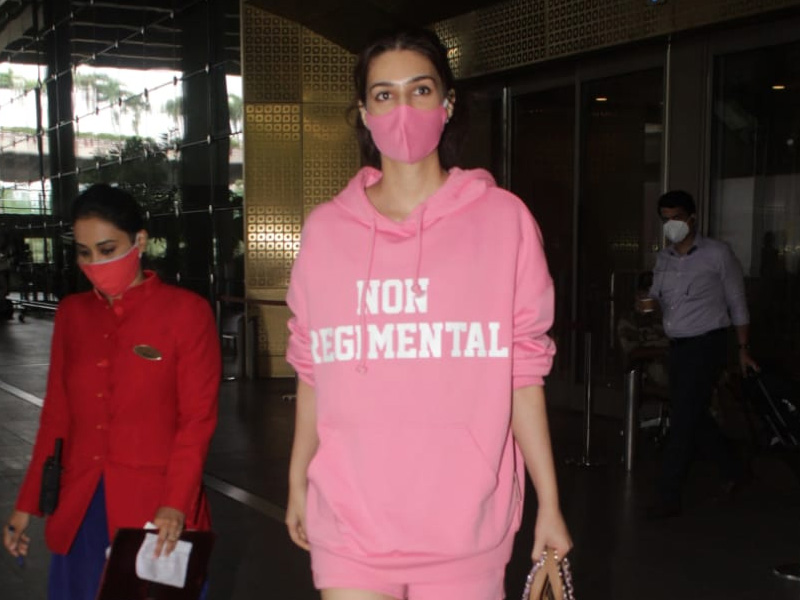 Kriti Sanon's Comfy Airport Look - Yay Or Nay?
