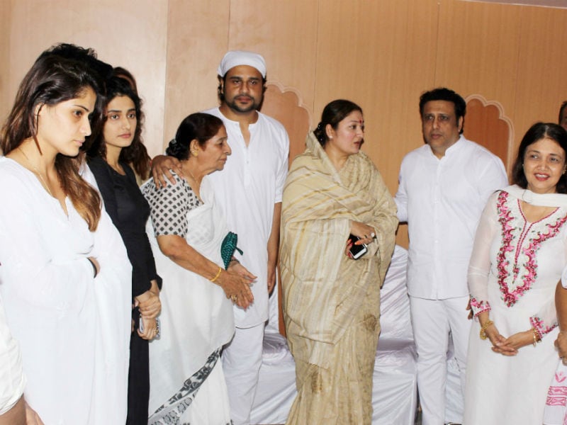 Photo : Govinda And Family At Prayer Meet For Krushna Abhishek's Father