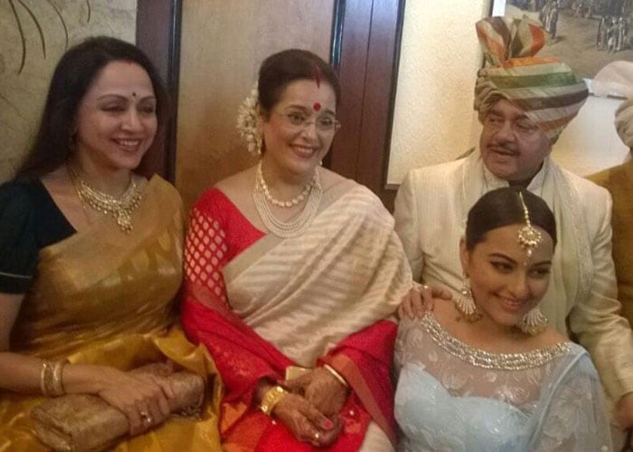 Inside Shatrughan Sinha\'s Son\'s A-List Bollywood Wedding