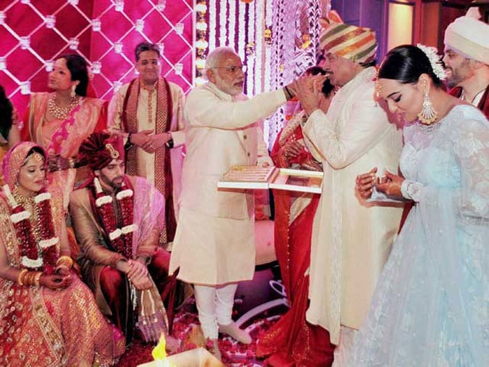 Inside Shatrughan Sinha\'s Son\'s A-List Bollywood Wedding