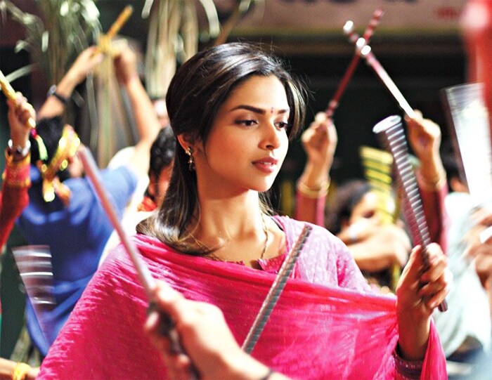 What are a few bruises on the body if a box office hit is the reward? <i>Lafangey Parindey</i> has the makings of one.