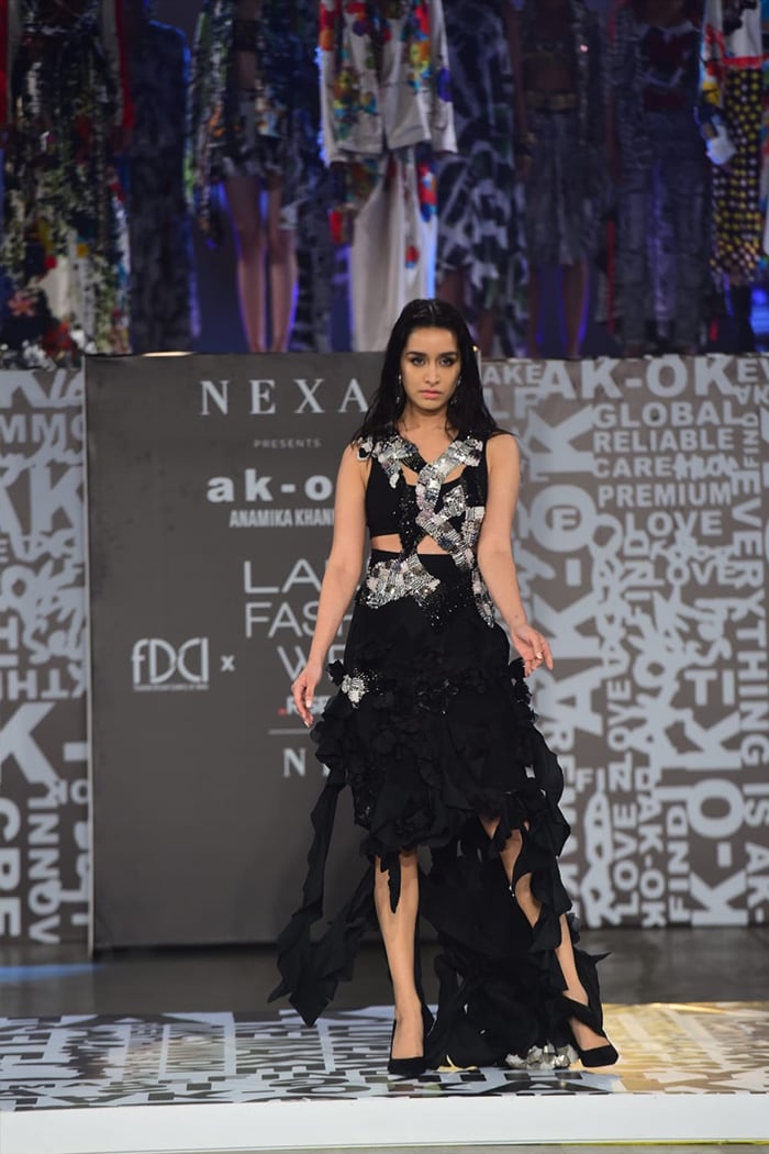 Lakme Fashion Week: Showstopper Shraddha Kapoor Stuns In Black On Day 4