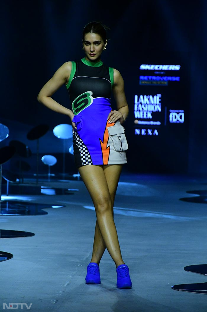 Lakme Fashion Week: Kriti Sanon And Shanaya Kapoor\'s Runway Glory