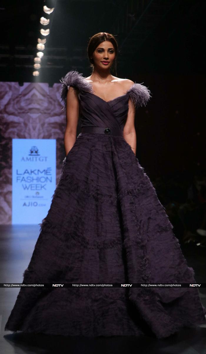 Lakme Fashion Week: Sushmita, Malaika, Padma Lakshmi Take Over The Ramp