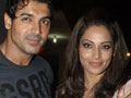 John, Bipasha at <i>Lamhaa</i> screening