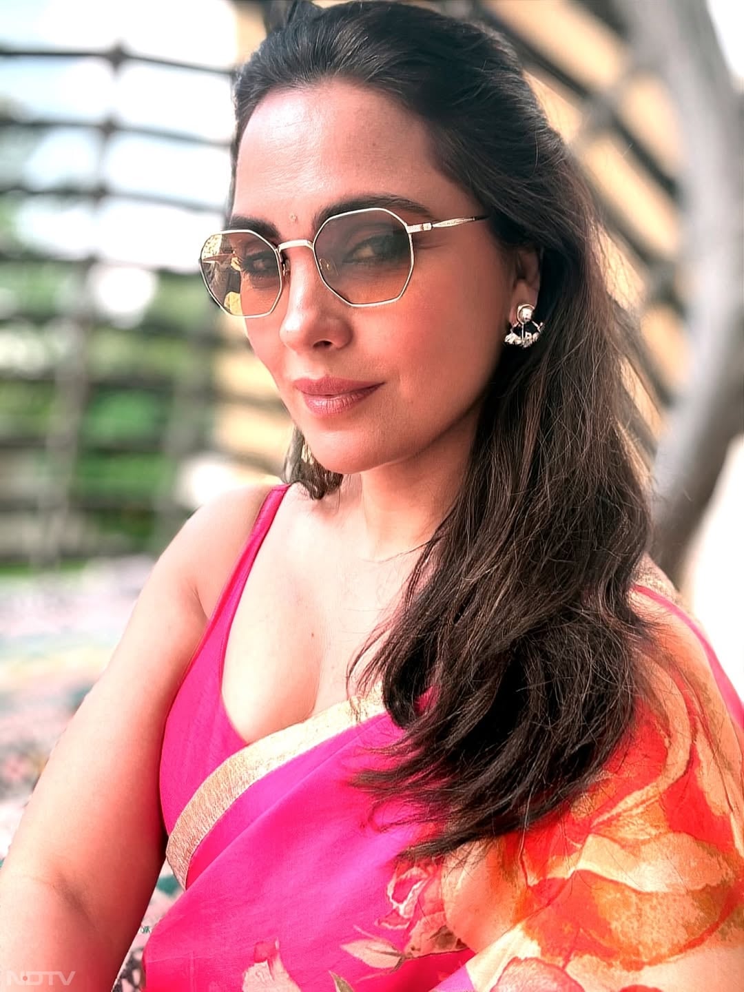 उनके फैंस को ये तस्&zwj;वीरें पसंद आ रही हैं. इस साल समर फैशन में पिंक कलर इन रहने वाला है. larabhupathi/Instagram