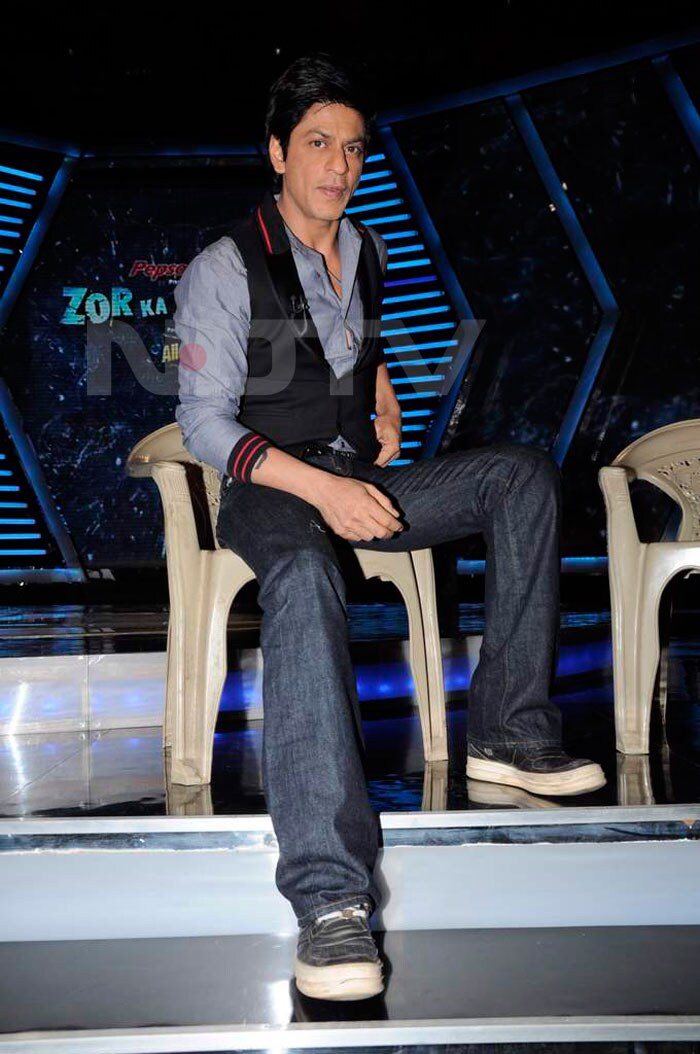 SRK Makes a Spectacle of Himself