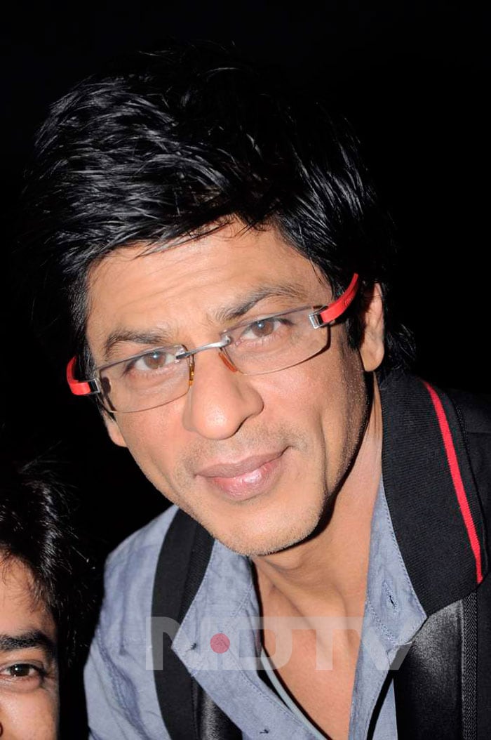 SRK Makes a Spectacle of Himself