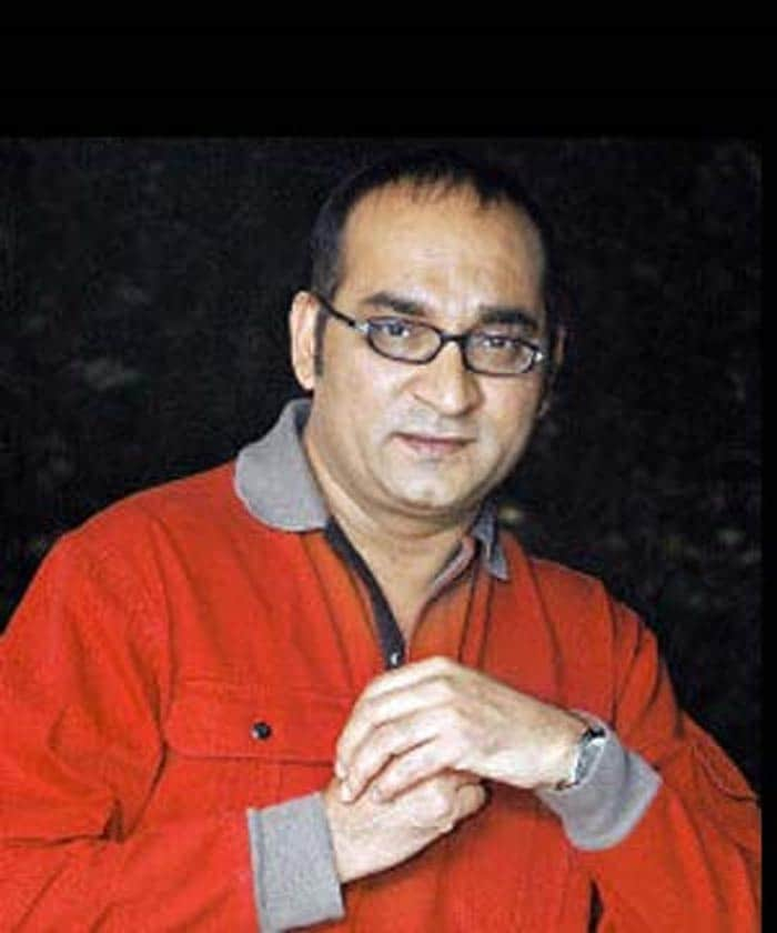 Abhijeet Bhattacharya got the opportunity to sing with the melody queen in numbers like <i>Darwaza Band Karlo</i> (<i>Darr</i>) and <i>Ole Ole, Lagi Lagi Hai</i> (<i>Yeh Dillagi</i>).<br><br>"For me, Lataji is next to God. I feel, music is alive today only due to her. I am fortunate enough to have sung songs with her."