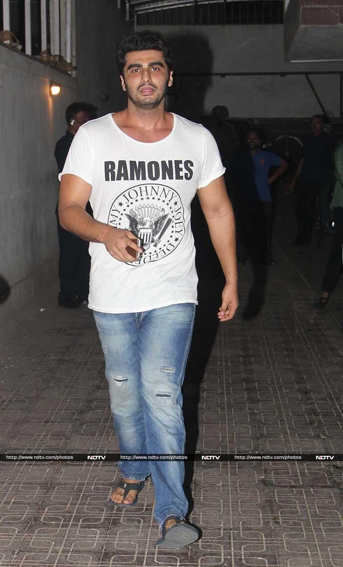 Arjun, dressed in denims and a tee, was his usual casual self.