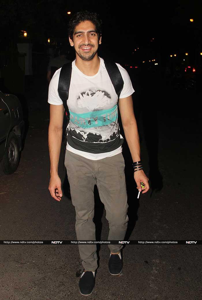 <I>Yeh Jawaani Hai Deewani</i> director Ayan Mukerji arrived with a backpack.