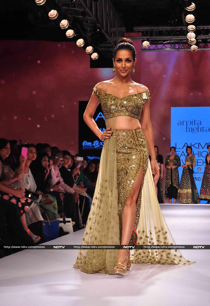 Fashion Week Finale With Kareena in Black, Malaika in Gold