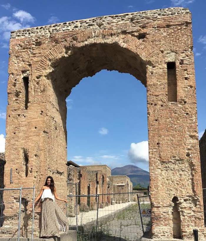 Can You Spot Lisa Haydon Among The Ruins Of Pompeii?