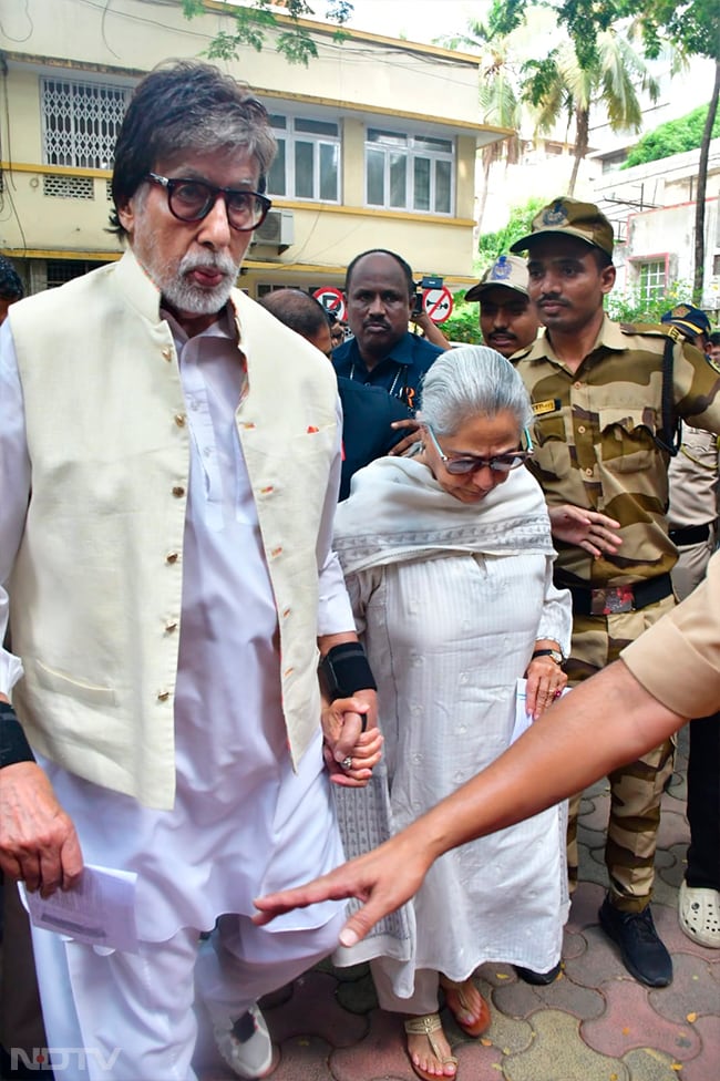 Lok Sabha Election 2024: Amitabh And Jaya Bachchan, Shah Rukh Khan And Fam\'s Date With Democracy