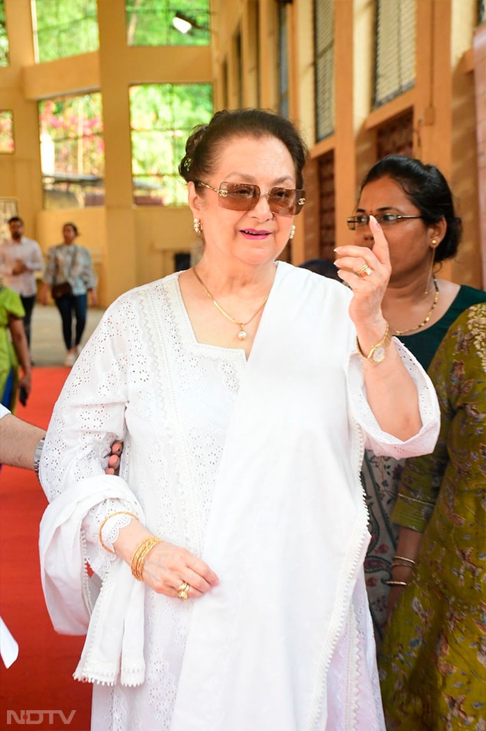 Lok Sabha Election 2024: Amitabh And Jaya Bachchan, Shah Rukh Khan And Fam\'s Date With Democracy