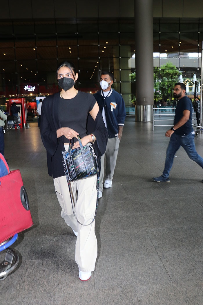 London Vacation Done, Karan Johar Arrives In Style With His Kids Yash And Roohi