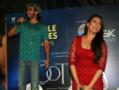 Ranveer gives Sonakshi the giggles
