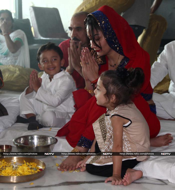 Maanyata and Little Dutts Celebrate Navratri With Vidya