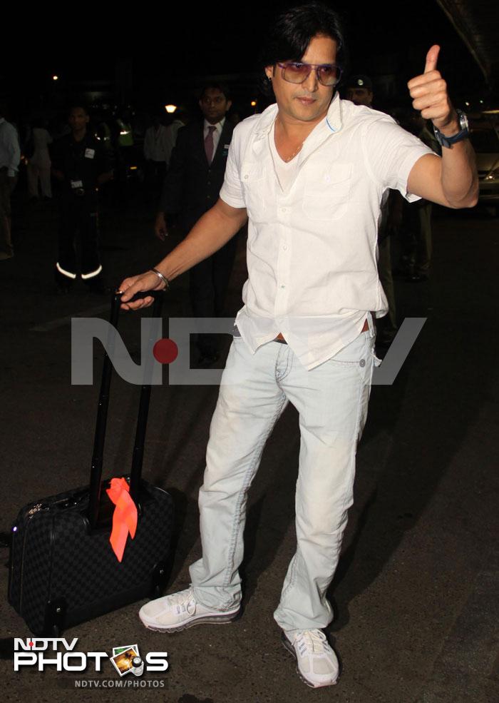 Leaving on a jet plane: Katrina, SRK, Asin