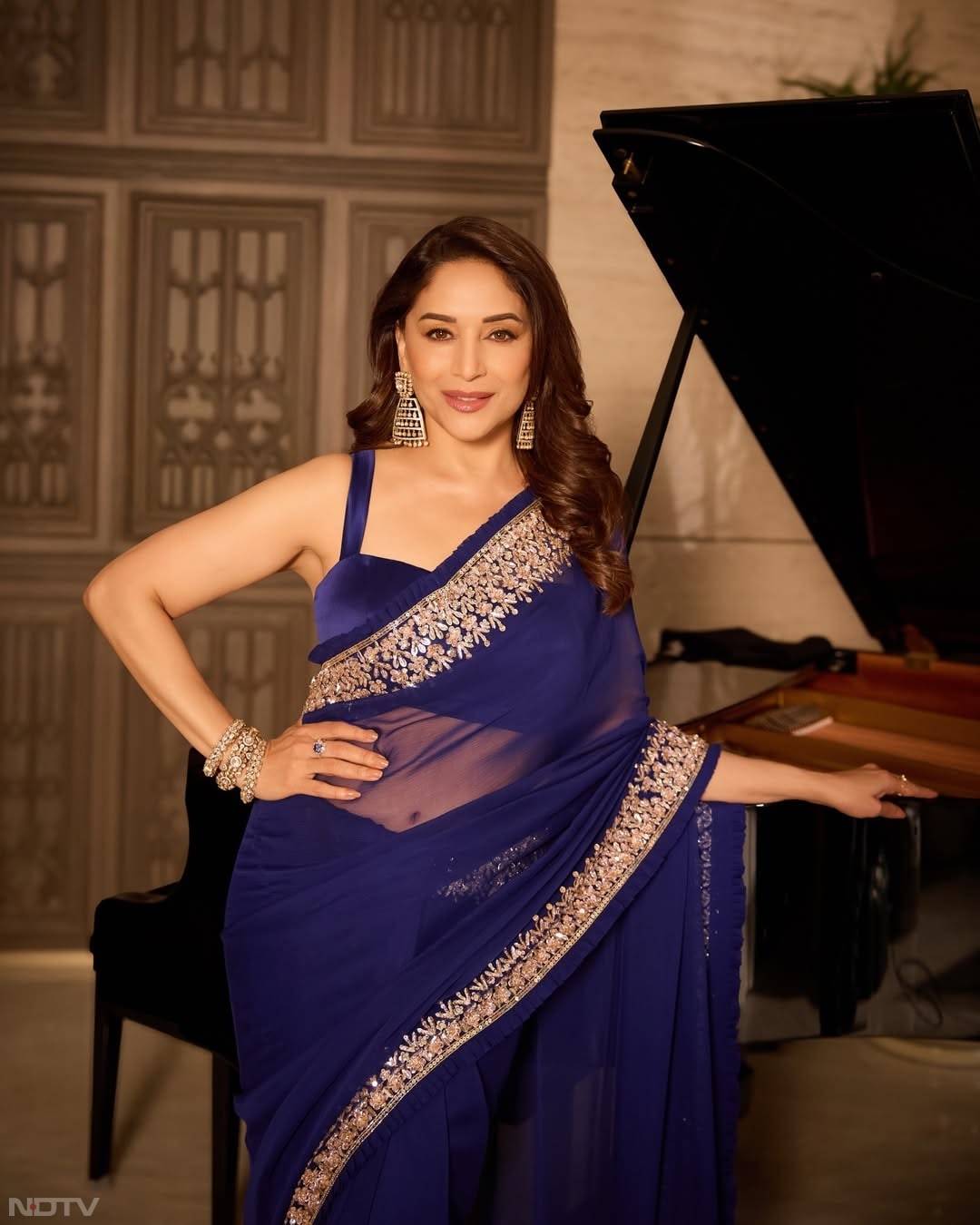 माधुरी दीक्षित का जन्म 15 मई 1967 को मुंबई में हुआ था.