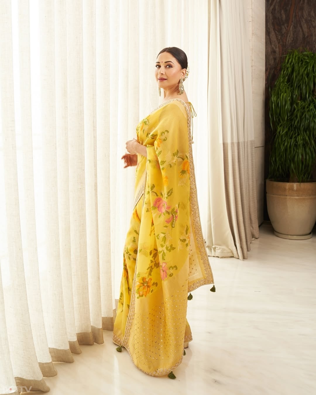 माधुरी फिटनेस और हेल्दी लाइफस्टाइल को बहुत अहम मानती हैं.