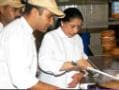 Photo : In the kitchen with Asha Bhosle