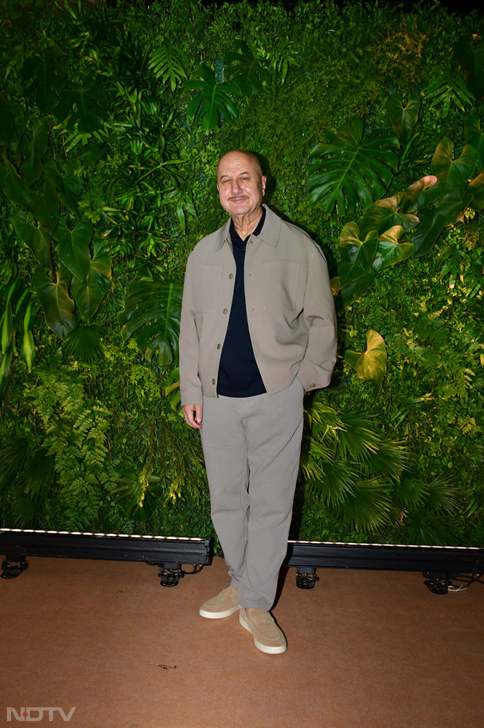 Anupam Kher also attended the party. (Image courtesy: Varinder Chawla)