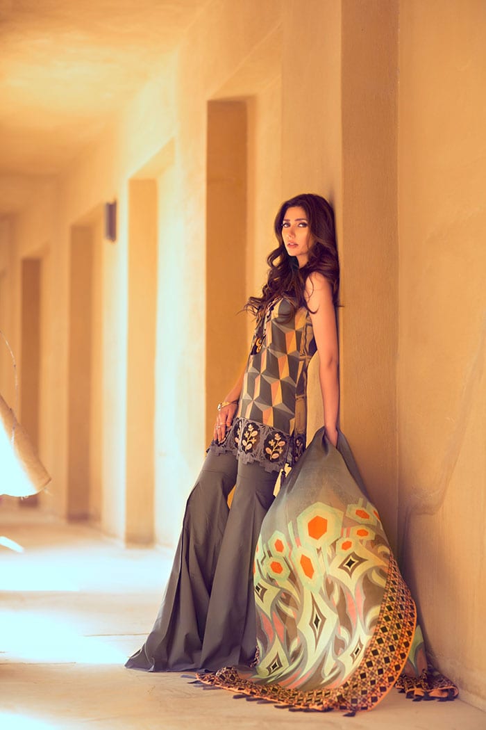Behind-The-Scenes: Mahira\'s Stunning Photoshoot for Pakistani Designer