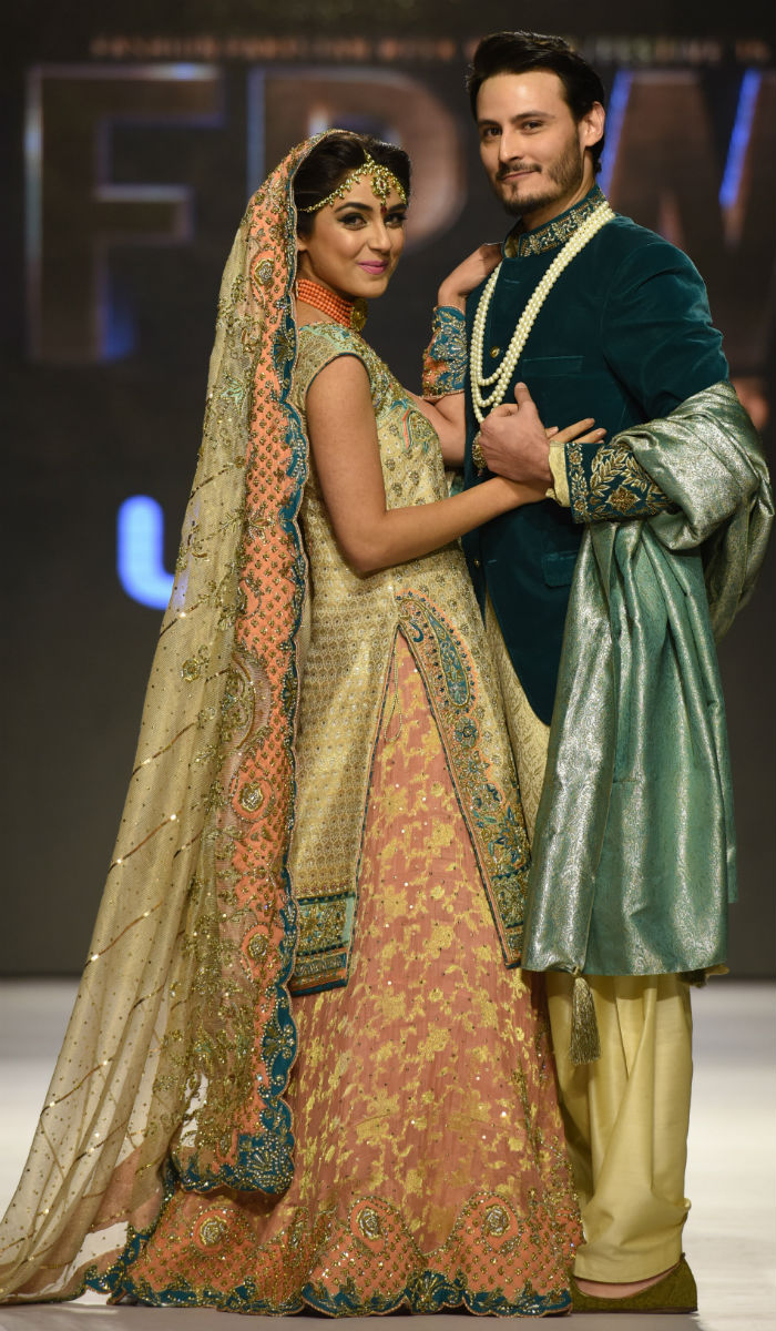 How Shah Rukh's Raees Co-Star Mahira Khan Took the Ramp by Storm