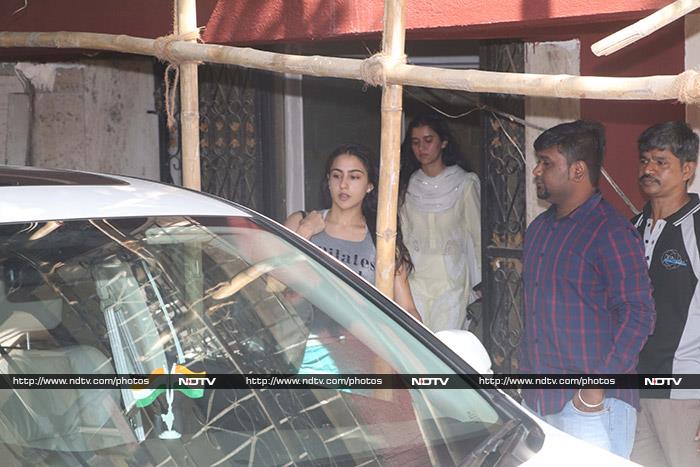 Sara Ali Khan was photographed at her gym. She appeared to be in a hurry.