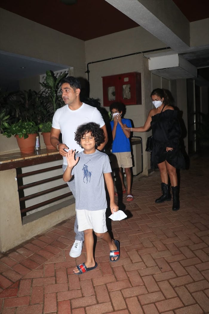 Spotted: Malaika And Arjun At Kareena Kapoor's House