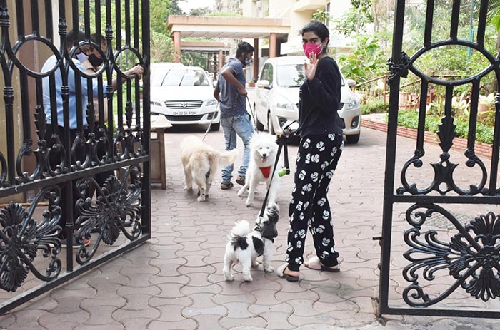Keeping Up With Malaika Arora, Khushi Kapoor And Their Adorable Pet Pooches