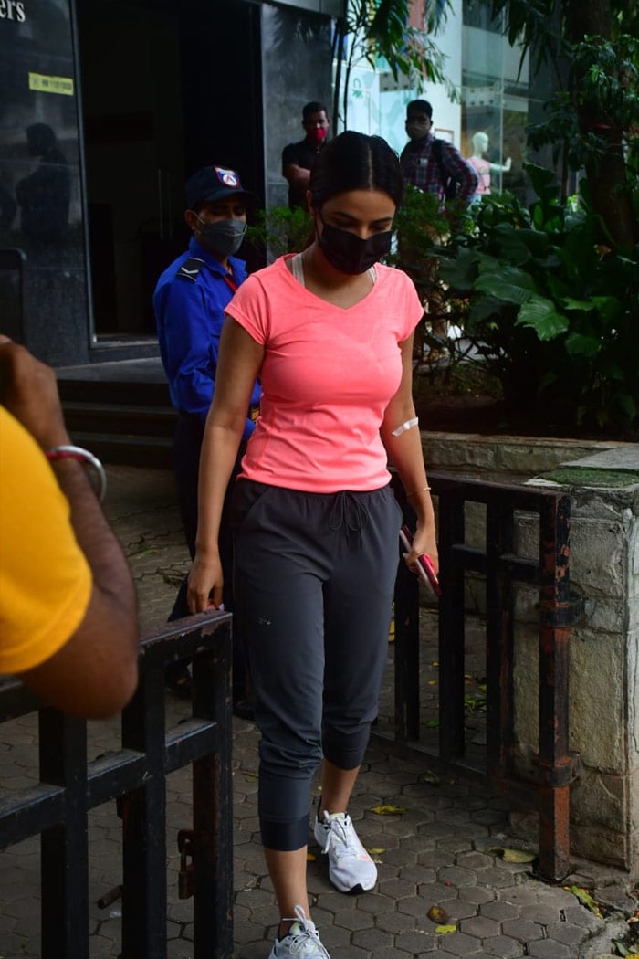 Former Bigg Boss contestant Jasmin Bhasin was spotted outside a clinic in the city.