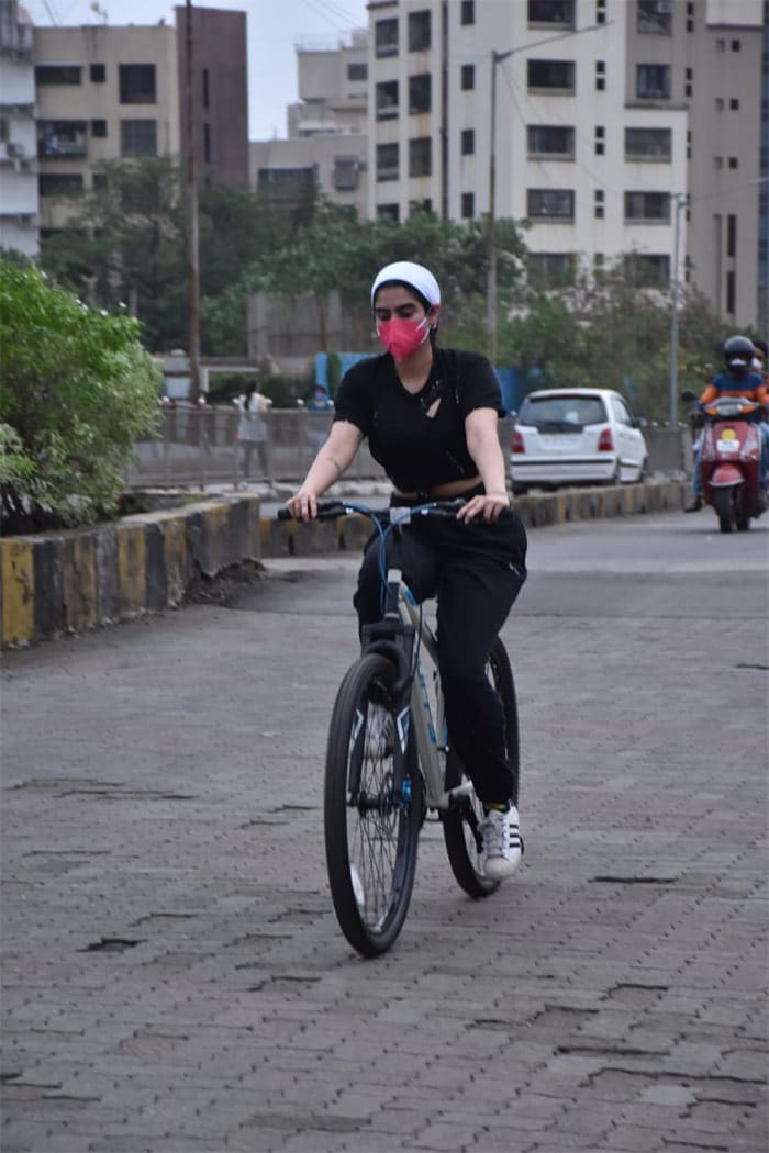 Later in the day, Khushi Kapoor was photographed riding her bicycle in Lokhandwala.