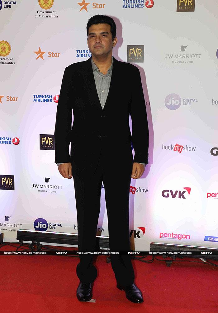 Aamir Khan, Kiran Rao Begin MAMI Fest With Couple Entry