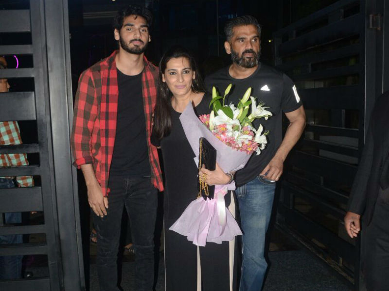 Nice Pics From Athiya's Mom Mana Shetty's Birthday Celebrations