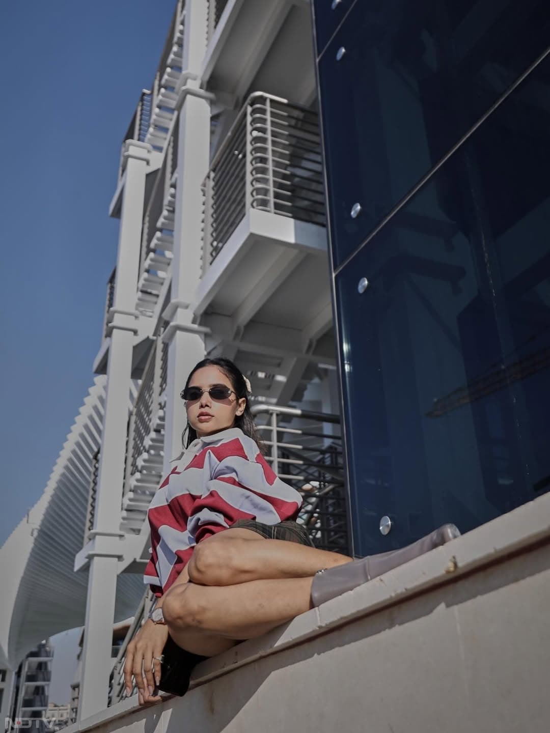 फोटोज शेयर करते हुए उन्&zwj;होंने लिखा, Korean beauty toh nahi lag rahi Mai ?😜 manisharani002/Instagram