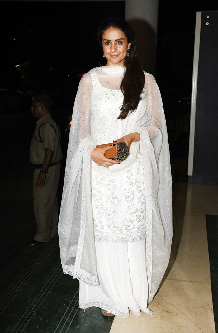 Inside Manoj Bajpayee\'s Birthday Bash With Tabu And Others