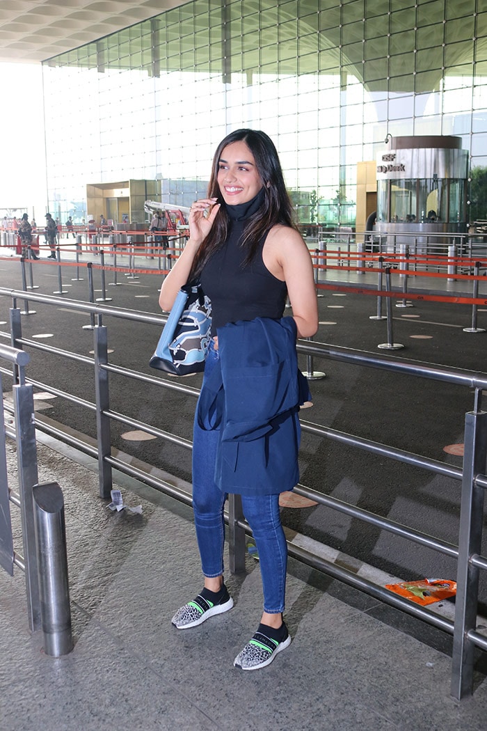 How Manushi Chhillar And Vicky Kaushal Rocked Airport Looks In Denim