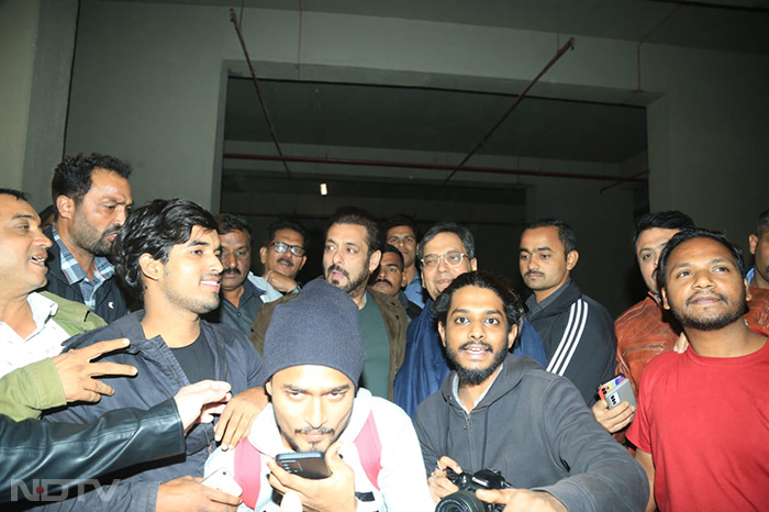 फिल्ममेकर सुभाष घई की बर्थडे पार्टी में पहुंचे सलमान खान, कार्तिक आर्यन, ऐश्वर्या-अभिषेक समेत कई सेलेब्स
