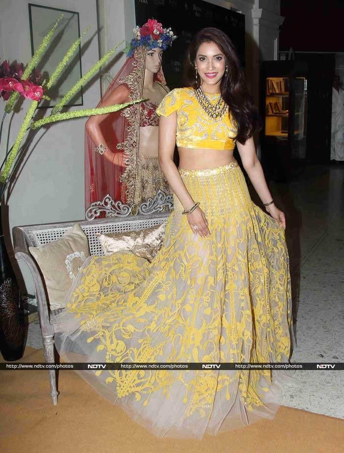 Actress Rashmi Nigam looked pretty in a yellow lehenga.