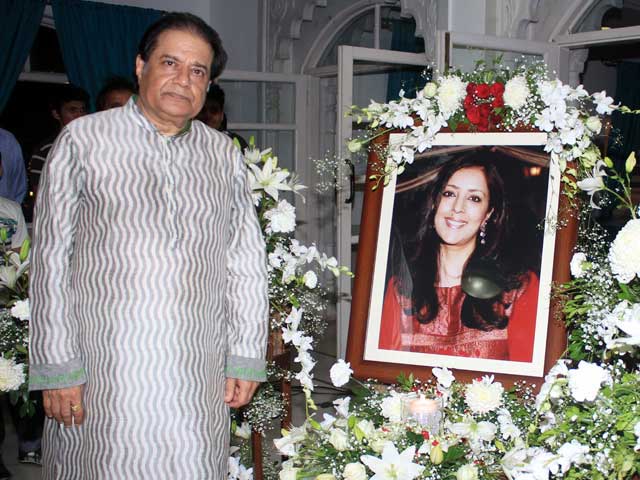 Celebs Attend Anup Jalota's Wife Medha's Prayer Meet Celebs Attend Anup Jalota's Wife Medha's Prayer Meet