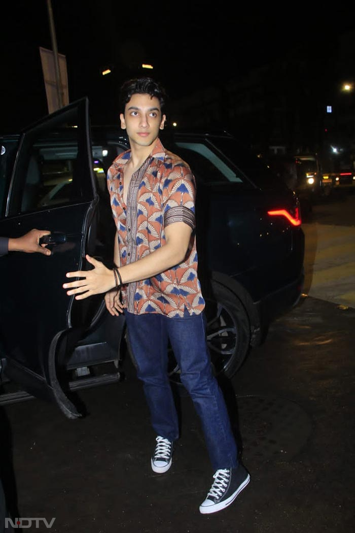 Meet The Party Crowd: Suhana Khan, Agastya Nanda And Others